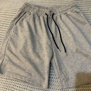 basketball shorts - sweat shorts